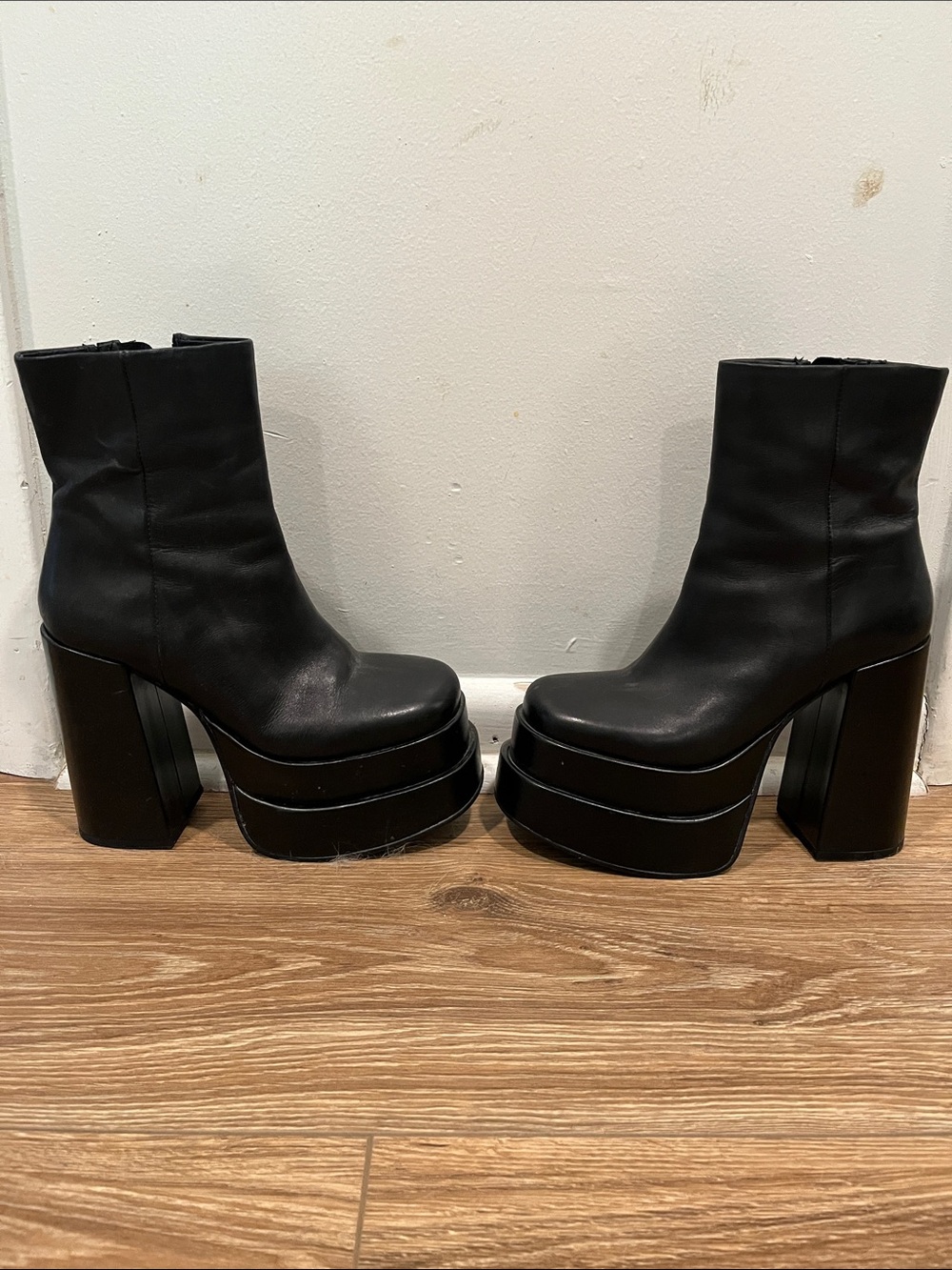 Steve Madden Black Platform Ankle Boots - Picture 2 of 6